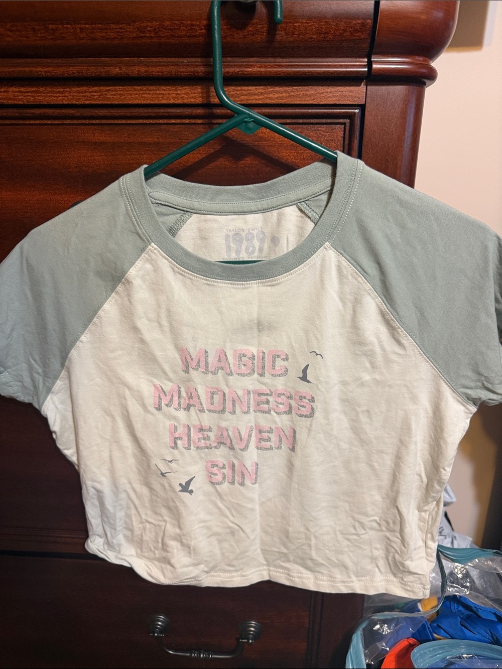 Taylor swift 1989 Taylor’s version cropped t